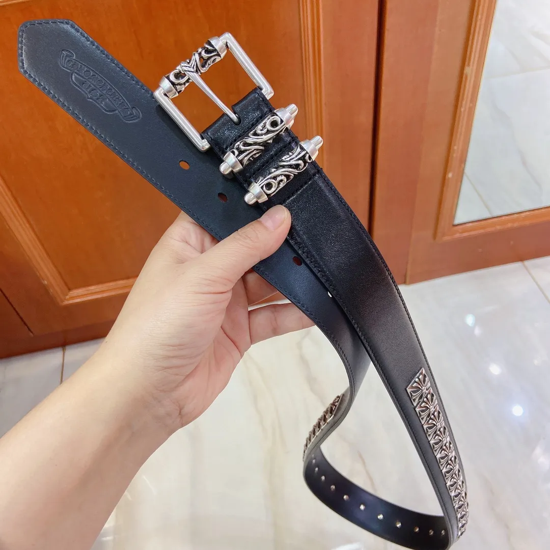 💰800💰Full package💰 💍Purchase level 𝐂𝐡𝐫𝐨𝐦𝐞𝐇𝐞𝐚𝐫𝐭𝐬 Kroxin Rotating roller Roman column pin buckle belt (fixed version), pure copper silver-plated hardware and imported leather decorated with square cross flower belt, very cool. Width 3.8cm